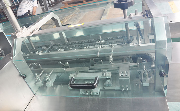 面膜装盒机封盒机构